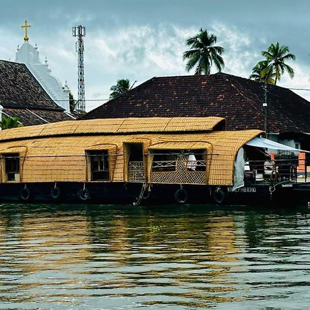 Marvel Cruise Otel Alappuzha Dış mekan fotoğraf