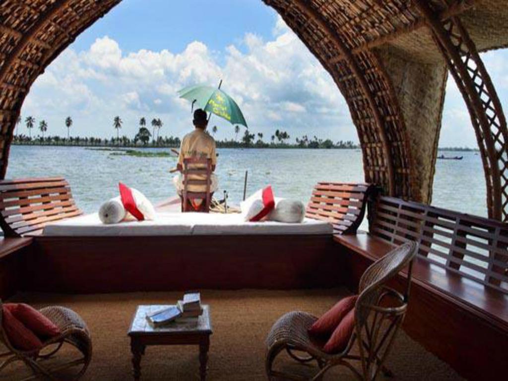 Marvel Cruise Otel Alappuzha Dış mekan fotoğraf