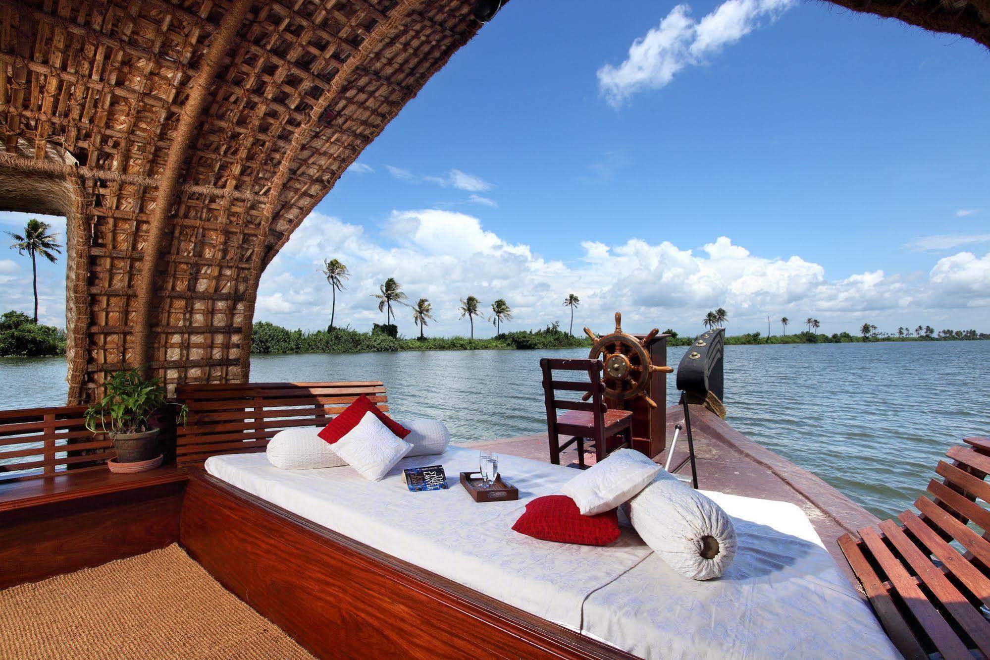 Marvel Cruise Otel Alappuzha Dış mekan fotoğraf