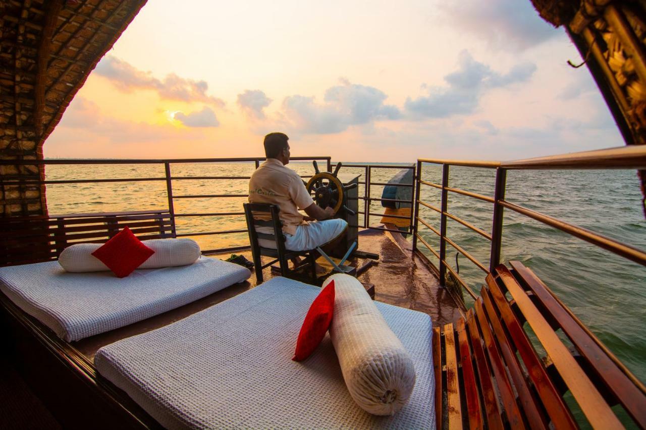 Marvel Cruise Otel Alappuzha Dış mekan fotoğraf