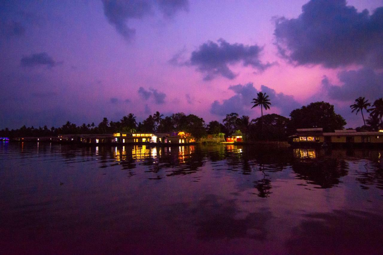 Marvel Cruise Otel Alappuzha Dış mekan fotoğraf