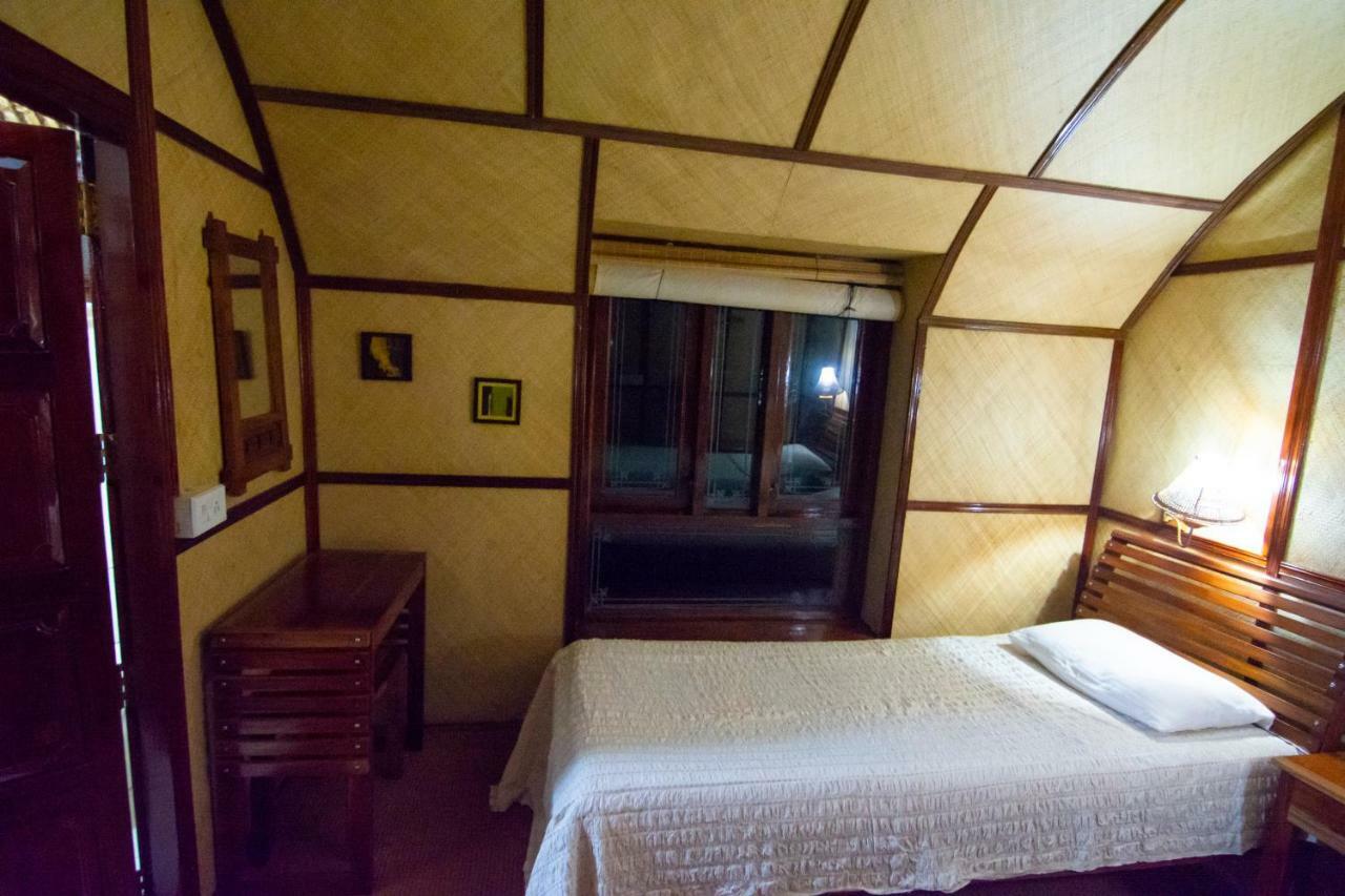 Marvel Cruise Otel Alappuzha Dış mekan fotoğraf