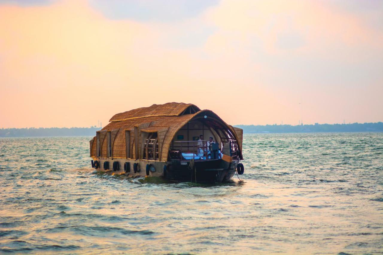 Marvel Cruise Otel Alappuzha Dış mekan fotoğraf