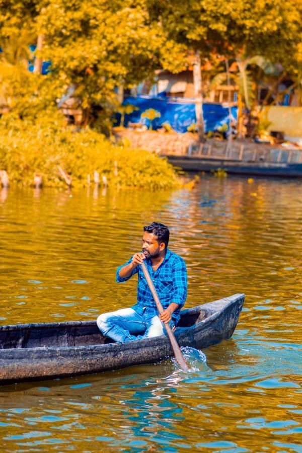 Marvel Cruise Otel Alappuzha Dış mekan fotoğraf