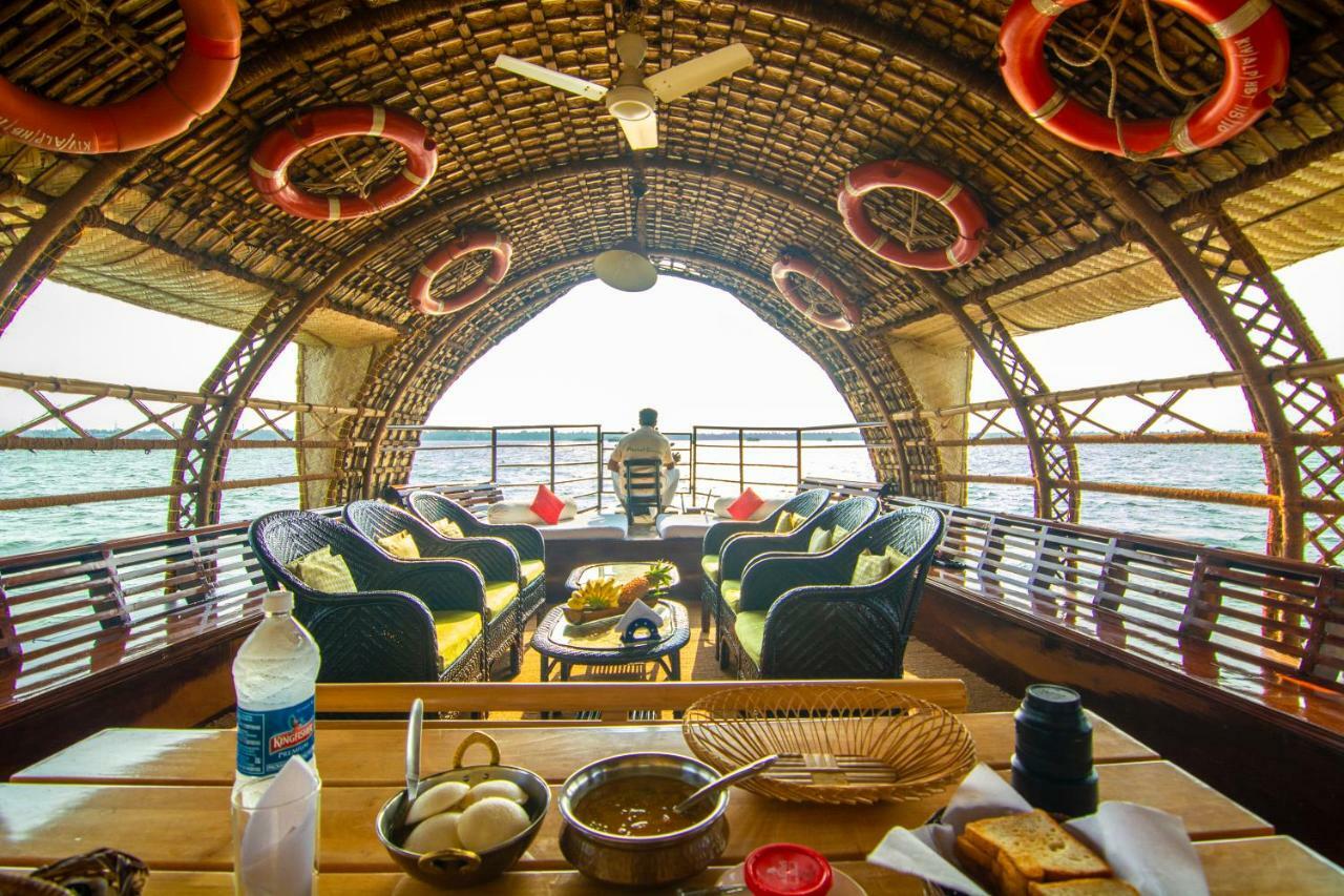 Marvel Cruise Otel Alappuzha Dış mekan fotoğraf