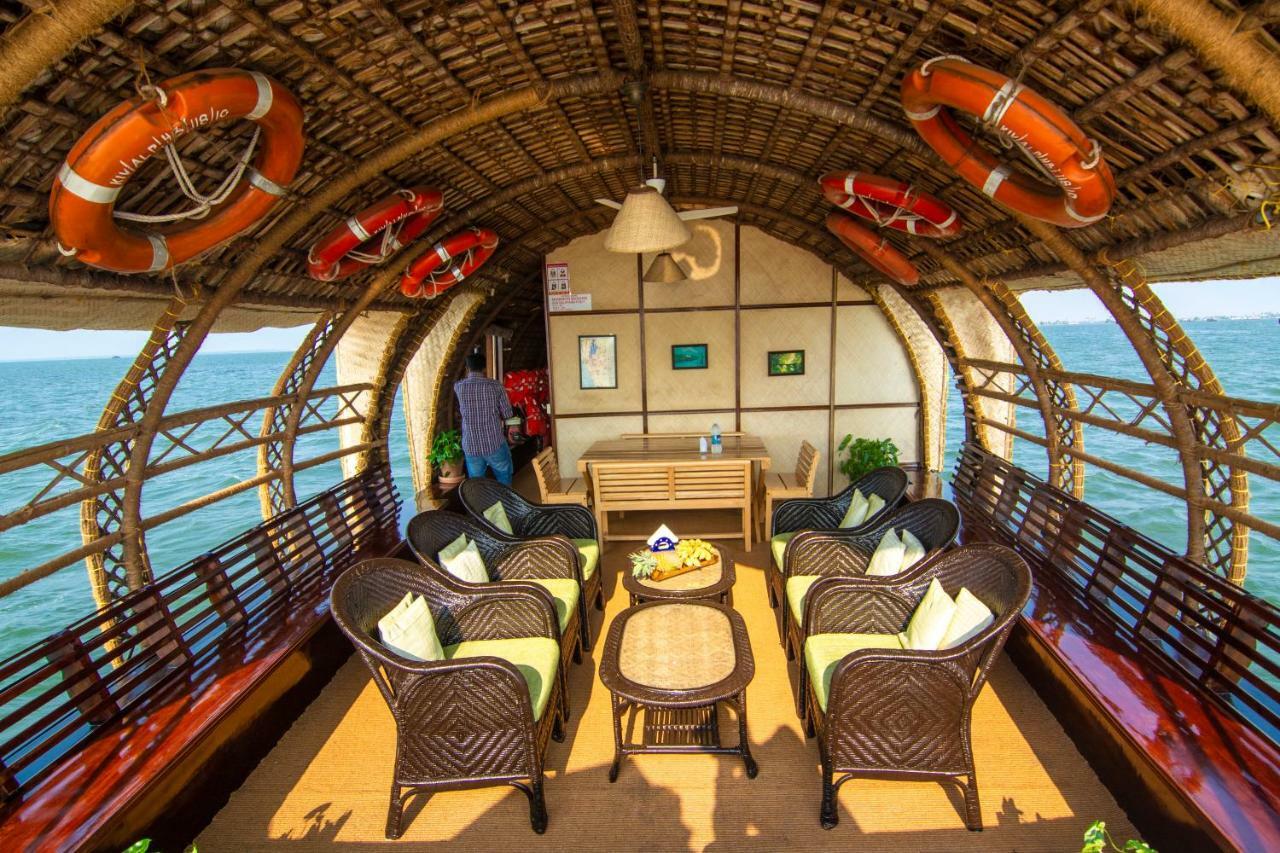 Marvel Cruise Otel Alappuzha Dış mekan fotoğraf