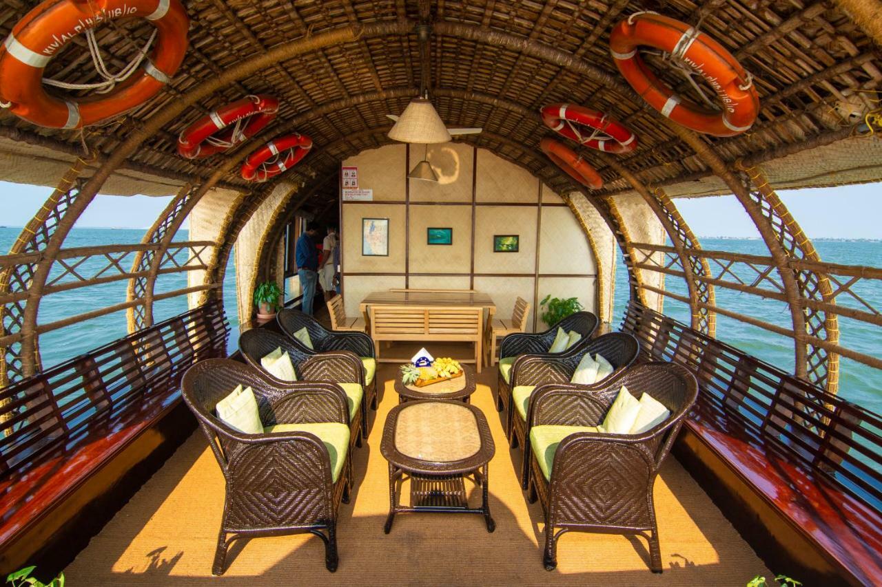 Marvel Cruise Otel Alappuzha Dış mekan fotoğraf